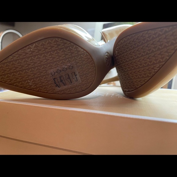 Michael Kors Pumps - Picture 2 of 2